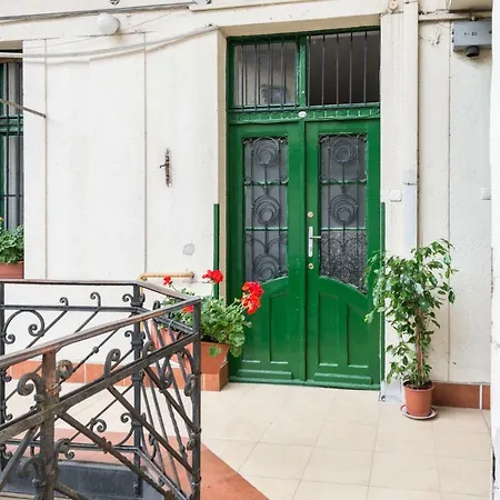 A Spacious And Quiet With Two Bedrooms Lejlighed Budapest