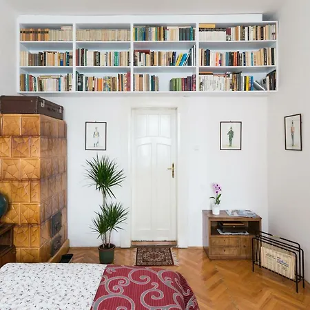 A Spacious And Quiet With Two Bedrooms